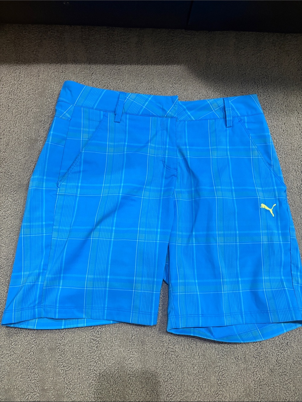 Puma Men’s Bright Blue Plaid Athletic Shorts with Yellow Logo size 4